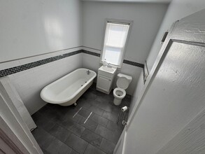 47 E 39th St in Bayonne, NJ - Building Photo - Building Photo