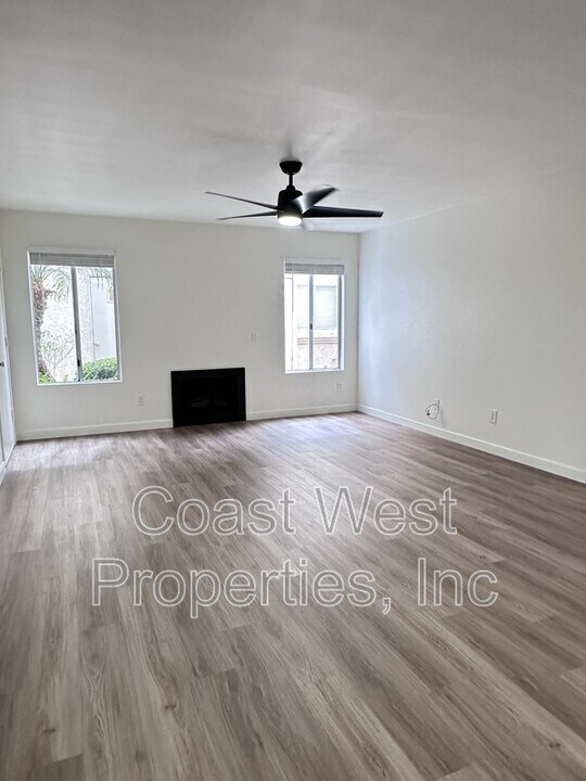 3539 Roosevelt St in Carlsbad, CA - Building Photo