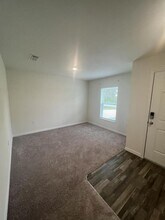 1277 Valentine St in North Port, FL - Building Photo - Building Photo