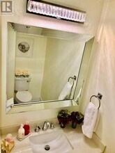 2185 Marine Dr in Oakville, ON - Building Photo - Building Photo