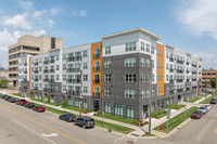 Lansing City View Apartments in Lansing, MI - Foto de edificio - Building Photo