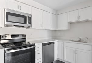 36 Farmington Rd in Rochester, NH - Building Photo