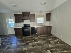 18118 US-41 in Lutz, FL - Building Photo - Building Photo