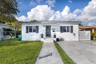 6445 SW 23rd St in Miami, FL - Building Photo - Building Photo