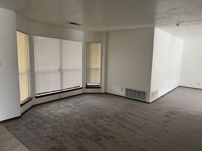 5310 Edwards Dr NE in Albuquerque, NM - Building Photo - Building Photo