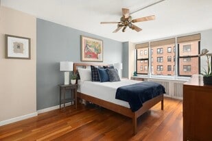 200 W 79th St in New York, NY - Building Photo