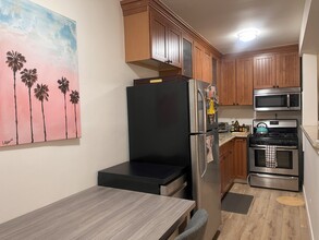 1319 11th St, Unit 2 in Santa Monica, CA - Foto de edificio - Building Photo