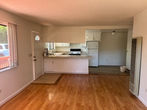 345 Sky Oaks Dr in Angwin, CA - Building Photo - Building Photo
