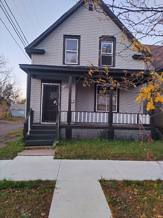 1211 N 13th St in Superior, WI - Building Photo