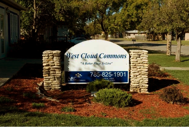 West Cloud Commons in Salina, KS - Foto de edificio - Building Photo