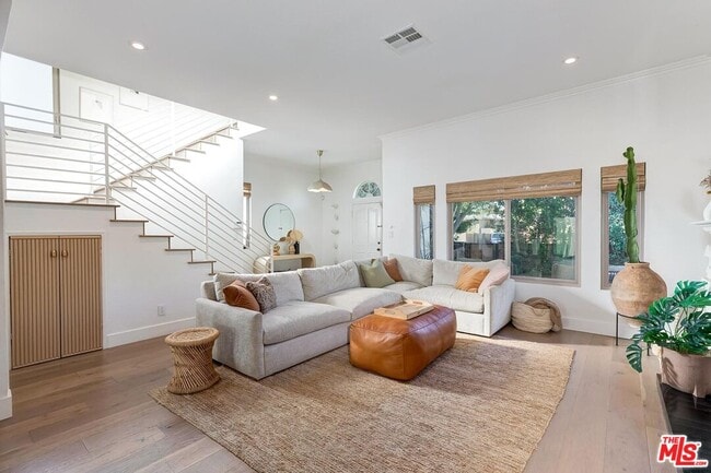 810 Commonwealth Ave in Los Angeles, CA - Building Photo - Building Photo