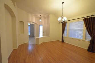 9007 Wampton Wy in Austin, TX - Building Photo - Building Photo