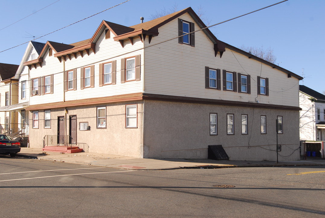 109 Throop Ave in New Brunswick, NJ - Foto de edificio