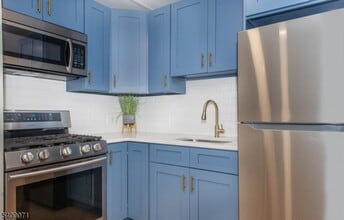 25 Henry St in Bloomfield, NJ - Building Photo - Building Photo