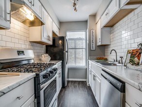 Greenbrier Apartments in San Antonio, TX - Foto de edificio - Building Photo