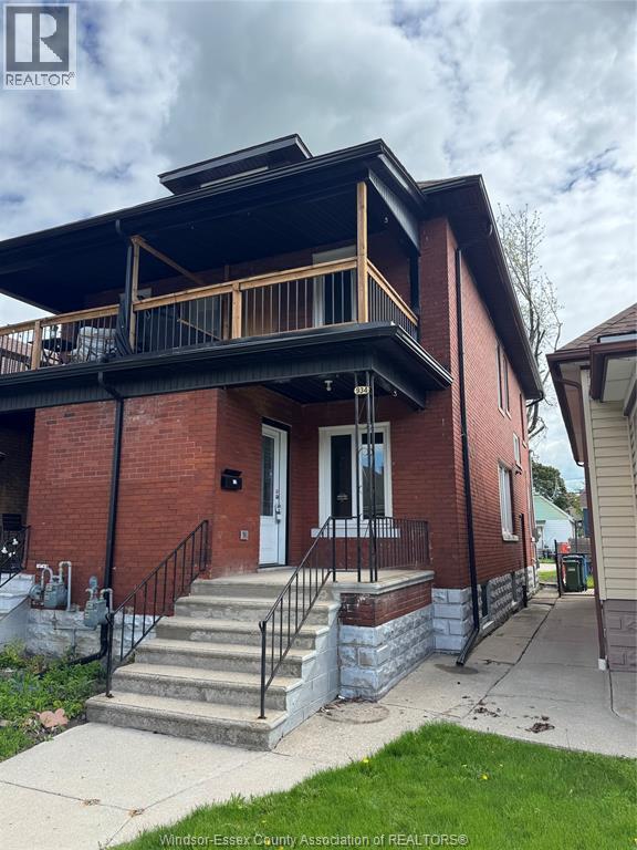 property at 934 Gladstone Ave
