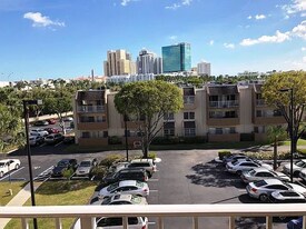 7725 SW 86th St, Unit A1-416 in Miami, FL - Building Photo