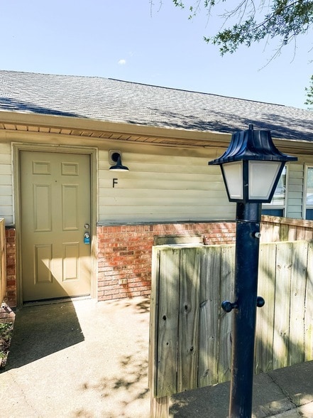 100 Ballygar St, Unit F in Clarksville, TN - Building Photo - Building Photo