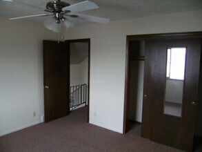 3026-3028 Menke Cir in Omaha, NE - Building Photo - Building Photo