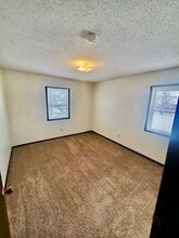1122 Hancock Dr, Unit 1122-12 in Boone, IA - Foto de edificio - Building Photo