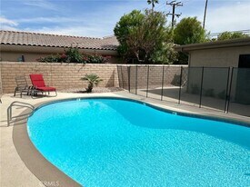 74443 Driftwood Dr, Unit 2 in Palm Desert, CA - Building Photo