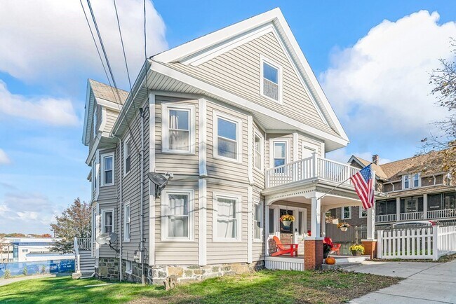 16 Gould Ave, Unit 1 in Malden, MA - Building Photo - Building Photo