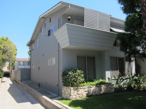 1218 N Laurel Ave in West Hollywood, CA - Building Photo - Building Photo