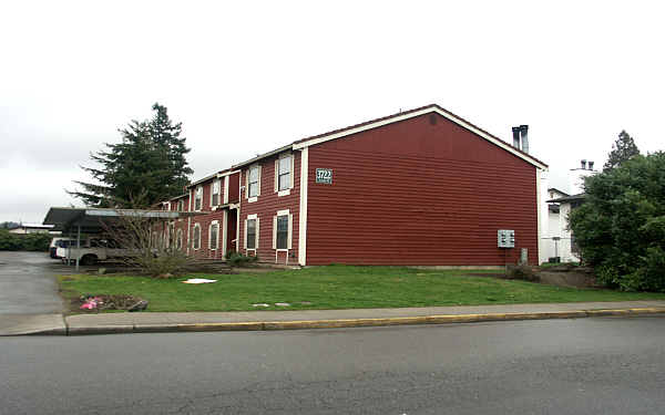 Auburn Oaks Apartments in Auburn, WA - Building Photo