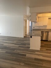 30602 Oakridge Manor Dr, Unit Oakridge Manor in Roseville, MI - Building Photo - Building Photo