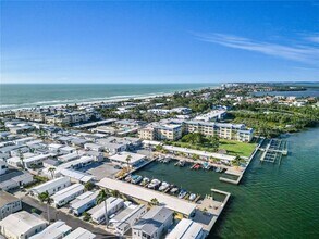 3740 Gulf of Mexico Dr in Longboat Key, FL - Building Photo - Building Photo