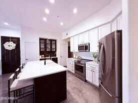 11000 N 77th Pl in Scottsdale, AZ - Building Photo