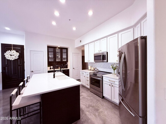 property at 11000 N 77th Pl