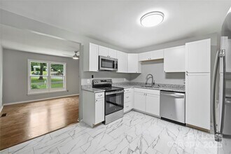 2840 Edsel Pl in Charlotte, NC - Building Photo - Building Photo
