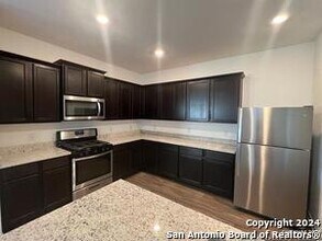 3983 Trail de Paris in New Braunfels, TX - Building Photo - Building Photo