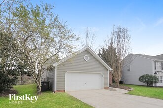 7514 Lullwater Cove in Huntersville, NC - Foto de edificio - Building Photo