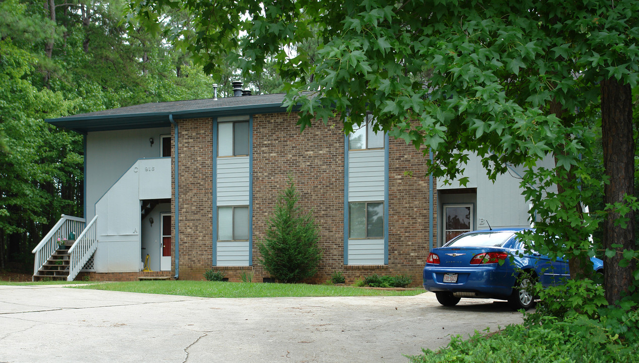 916 Hearthridge Rd in Raleigh, NC - Building Photo