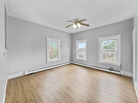 931-933-933 Essex St in Lawrence, MA - Building Photo