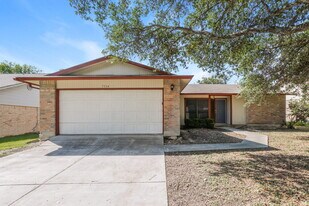 7534 Rustic Trail in San Antonio, TX - Building Photo