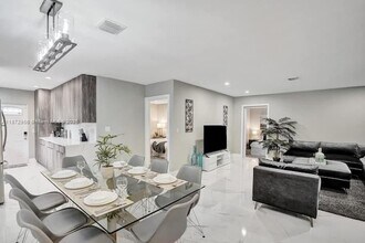 1321 S 16th Ave in Hollywood, FL - Building Photo - Building Photo