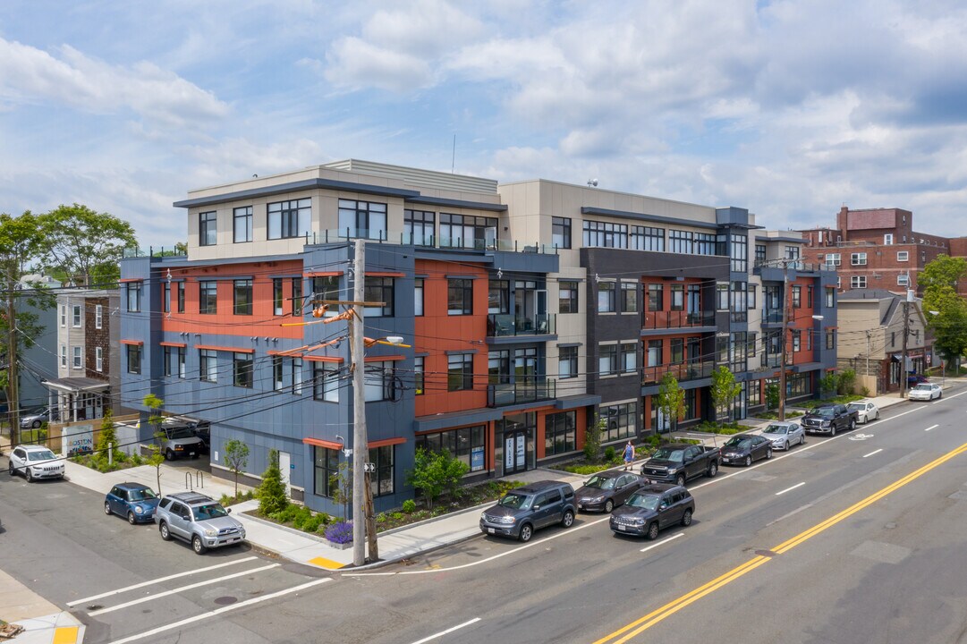 400 Mystic Ave in Somerville, MA - Building Photo