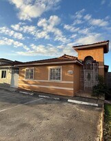 9287 NW 120th Terrace in Hialeah Gardens, FL - Building Photo