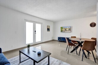 905 N Federal Hwy in Lake Worth Beach, FL - Building Photo - Building Photo