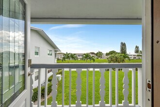 20 Chatham a, Unit A in West Palm Beach, FL - Building Photo - Building Photo