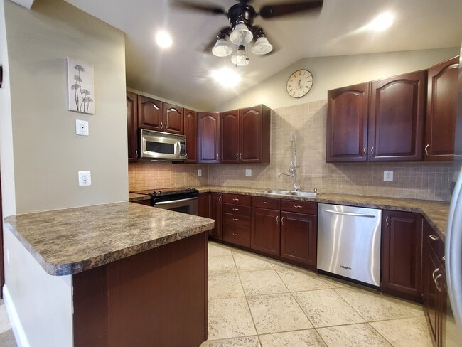1 E Chase St in Baltimore, MD - Building Photo - Building Photo