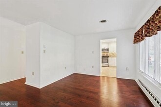 201 Chandler Dr in West Chester, PA - Building Photo - Building Photo