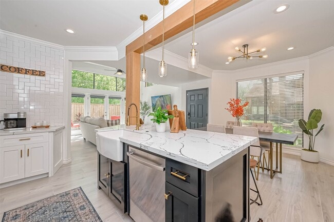 property at 5613 St Paul St