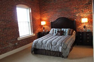 300 Bedford St-Unit -505 in Manchester, NH - Building Photo - Building Photo