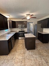 2000 Lakebarry Dr in Fayetteville, NC - Building Photo - Building Photo