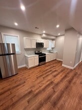 10 Fabyan St, Unit #2 in Boston, MA - Foto de edificio - Building Photo