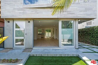 808 Brooks Ave in Los Angeles, CA - Building Photo - Building Photo